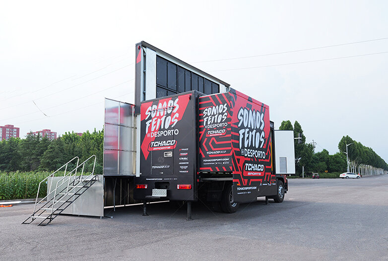 LR235 Roadshow Truck