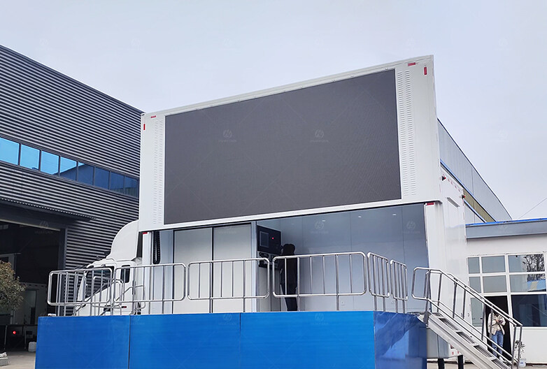 LR255 Roadshow Truck