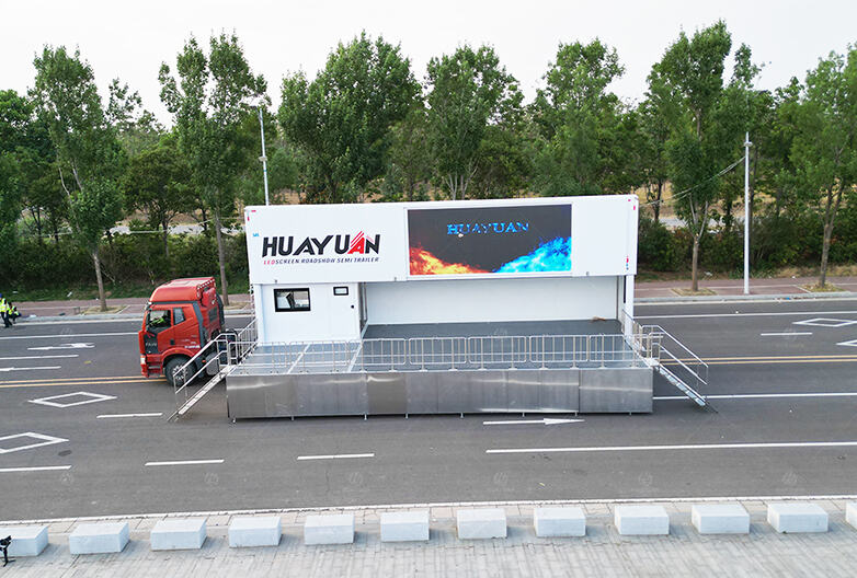 LR425 Roadshow Semi-trailer