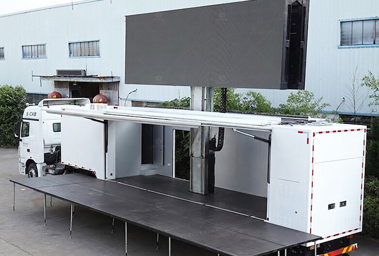 LR425P Roadshow Semi-trailer