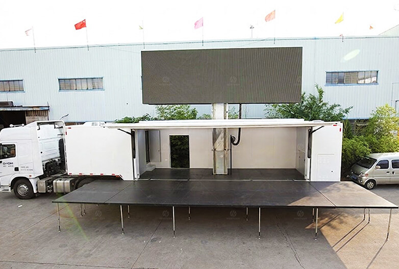LR425P Roadshow Semi-trailer