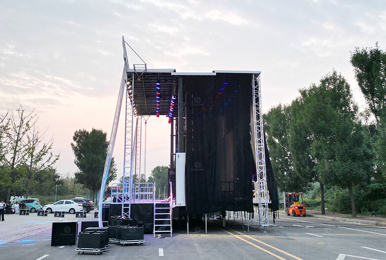 S465 Semi-trailer Hydraulic Mobile Stage