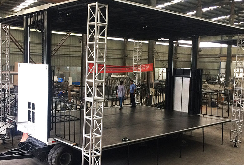 ST345P Mobile Stage Trailer
