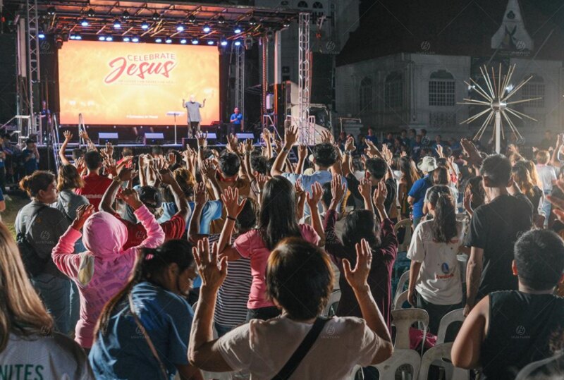 The T315 mobile stage truck was set up and systems were in place for a nighttime event in Laguna, San Pablo City, Philippines.