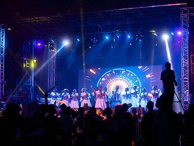 Public Events with Multiple On-Stage Functions