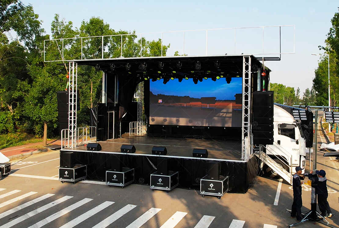 HUAYUAN T315 mobile stage truck with integrated LED screen in deployed condition