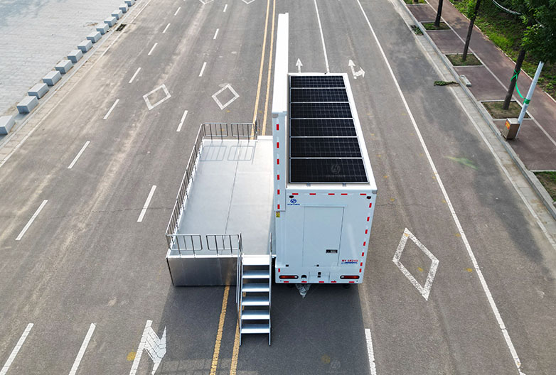 LR245S Solar Roadshow Truck