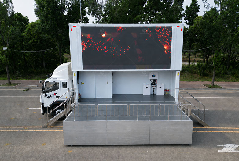 LR245S Solar Roadshow Truck